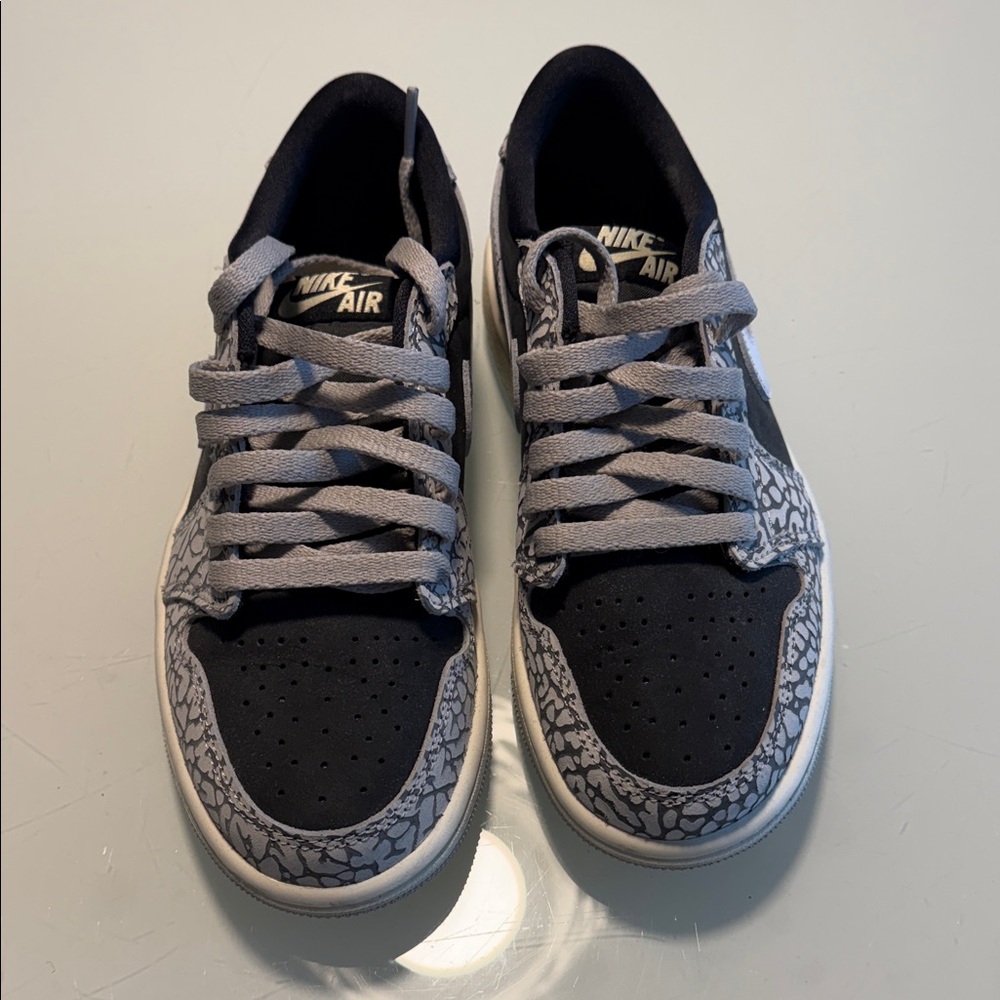 Nike Jordan Black and Gray Patterned Sneakers